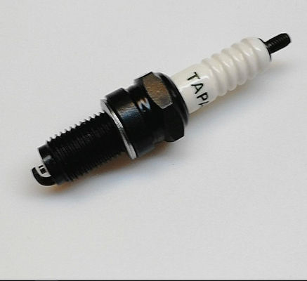 شمع اتومبیل صرفه جویی در سوخت واقعی F7TC دارای قدرت قوی و شتاب روان است